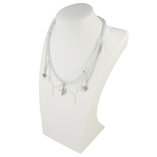 Naszyjnik z mlecznych kamieni z zawieszkami 