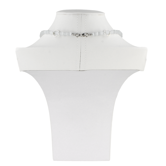 Naszyjnik z mlecznych kamieni z zawieszkami 